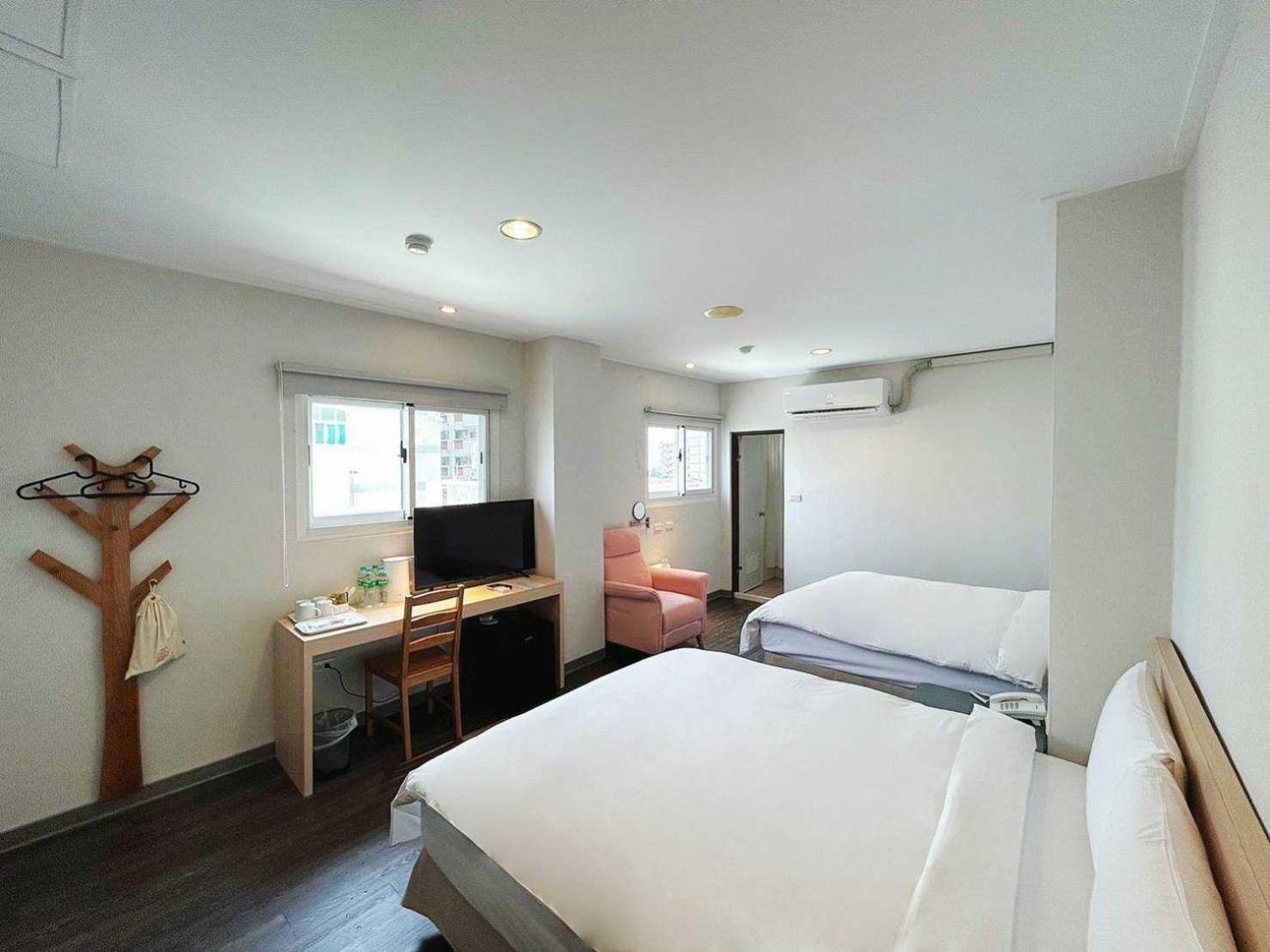 טאינאן Trust Hotel מראה חיצוני תמונה