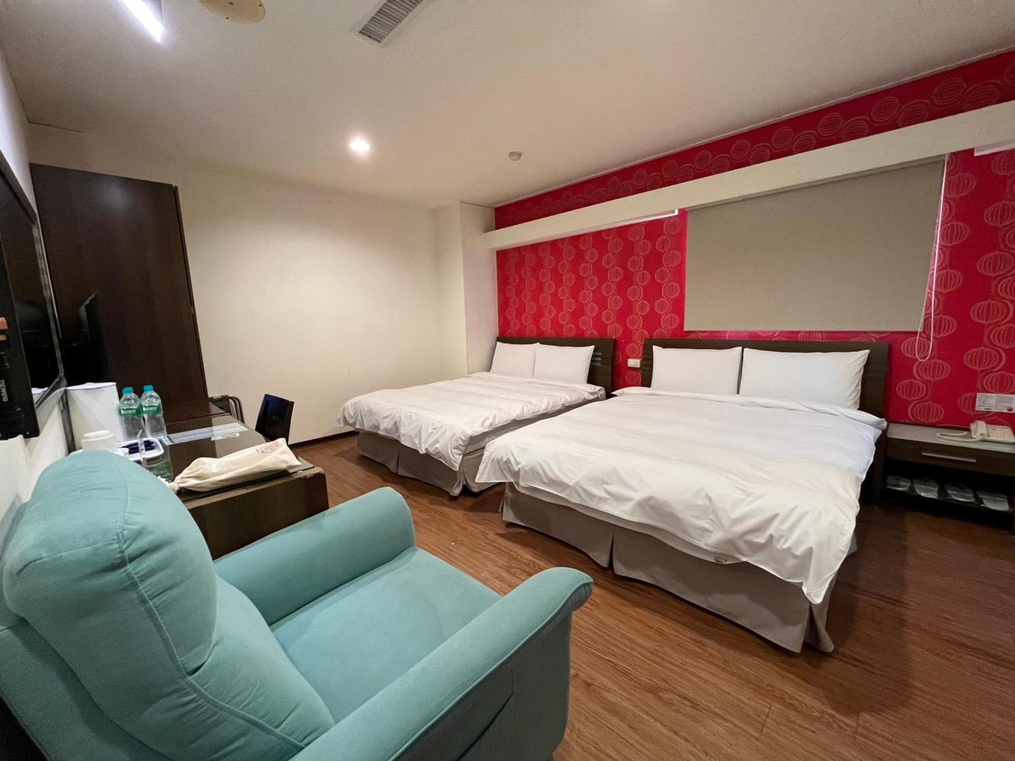 טאינאן Trust Hotel חדר תמונה