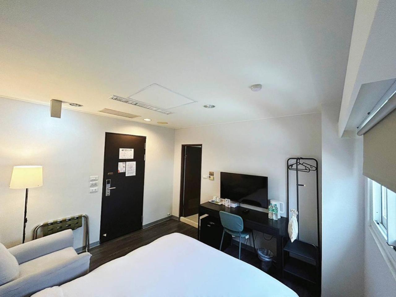 טאינאן Trust Hotel מראה חיצוני תמונה