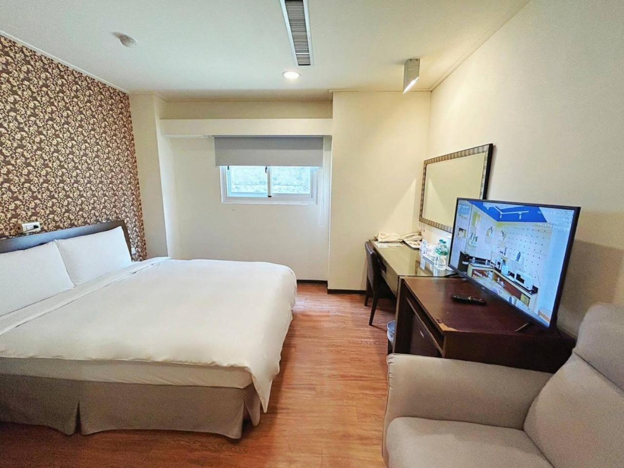 טאינאן Trust Hotel מראה חיצוני תמונה