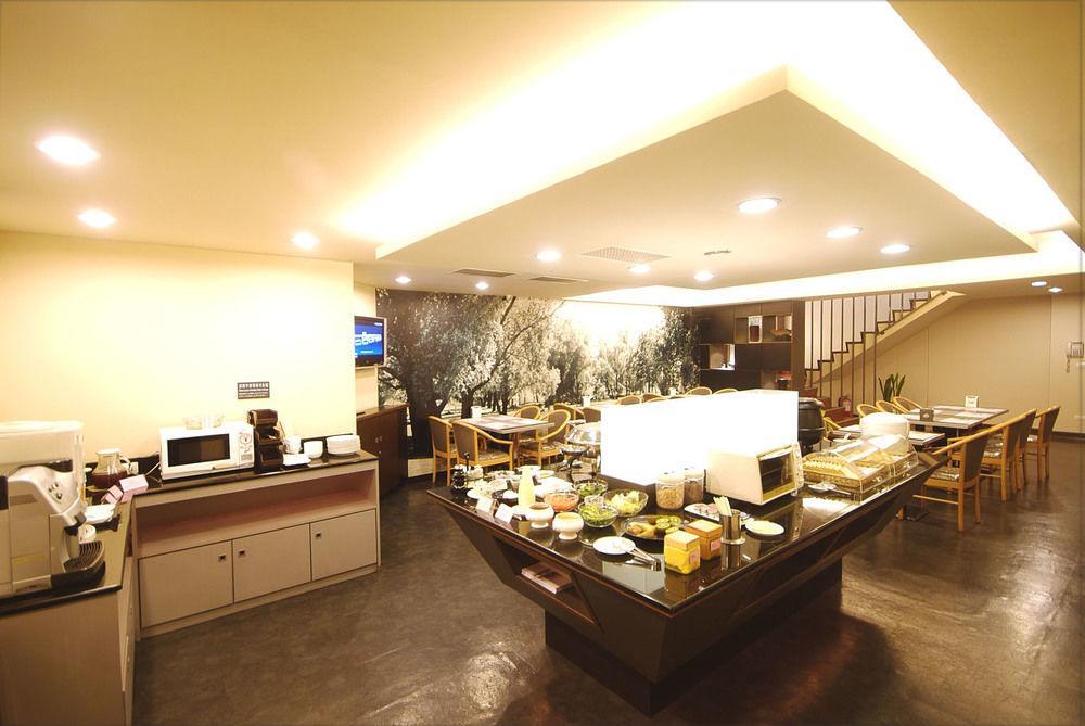 טאינאן Trust Hotel מראה חיצוני תמונה