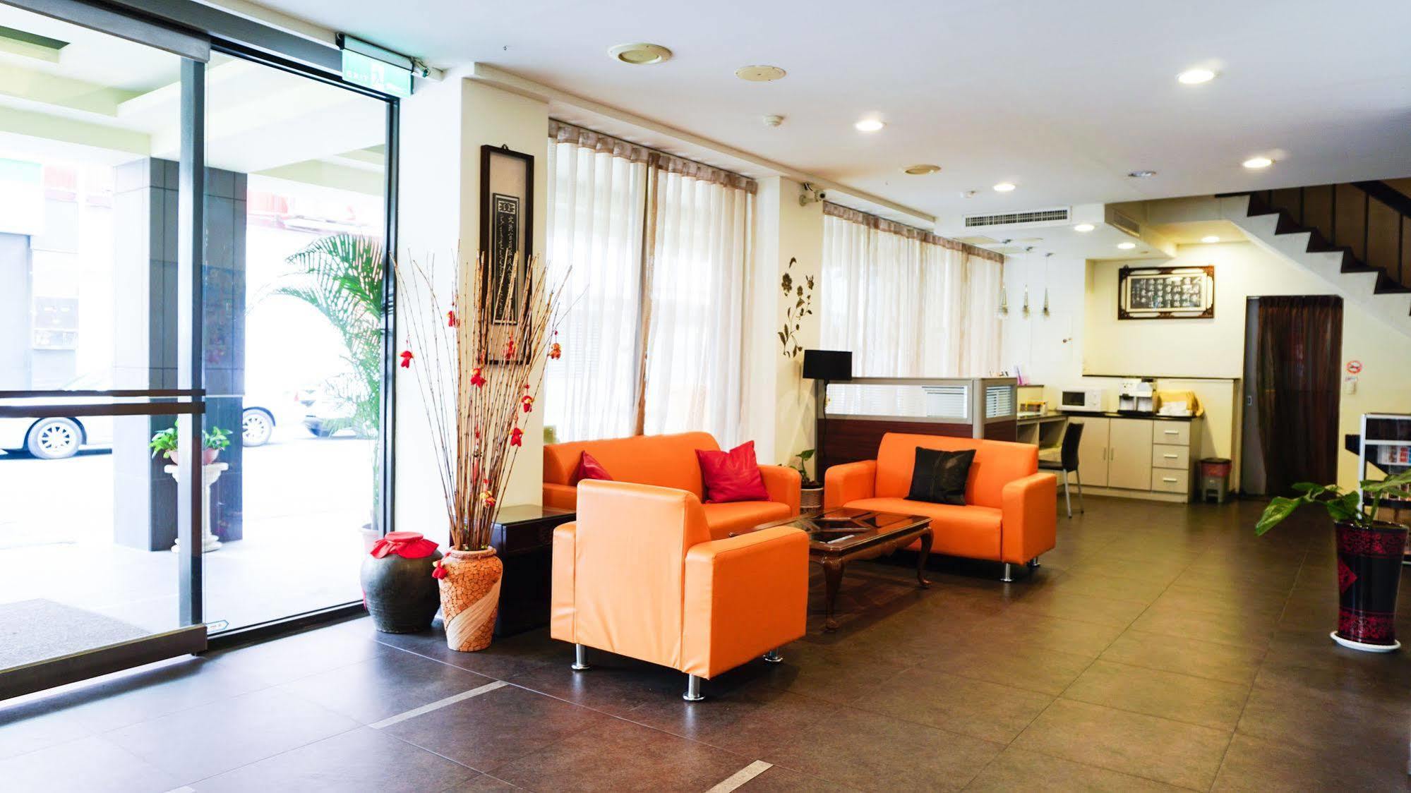 טאינאן Trust Hotel מראה חיצוני תמונה