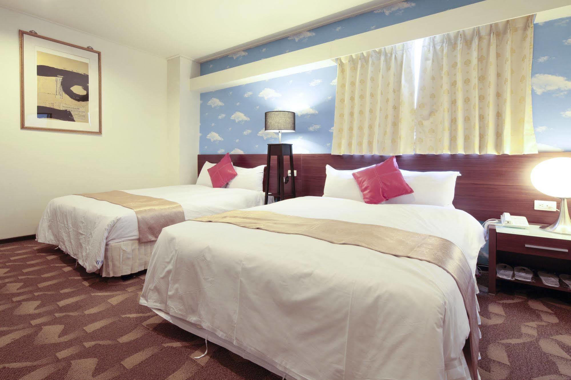טאינאן Trust Hotel מראה חיצוני תמונה